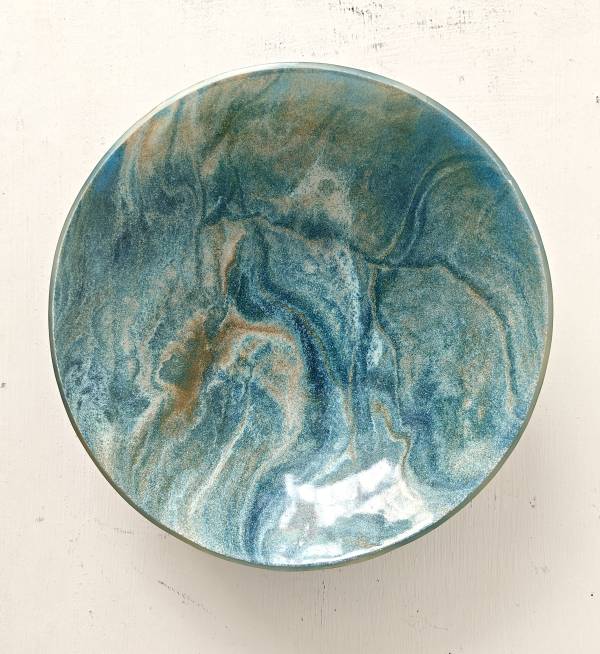 - a , glass Sculpture by Gregg Anston-Race, measuring 23 x 23 cm (H x W) £58
